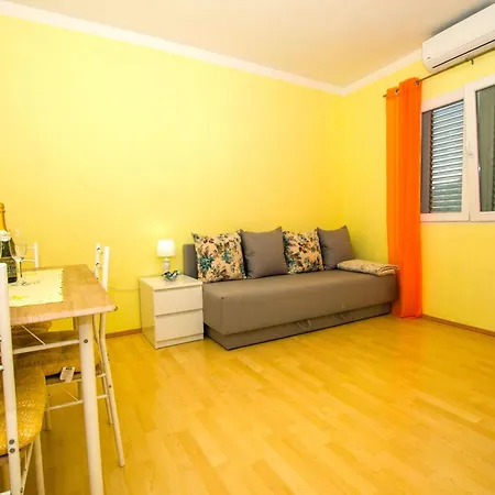 Apartment Neno Sutomiscica Exterior photo